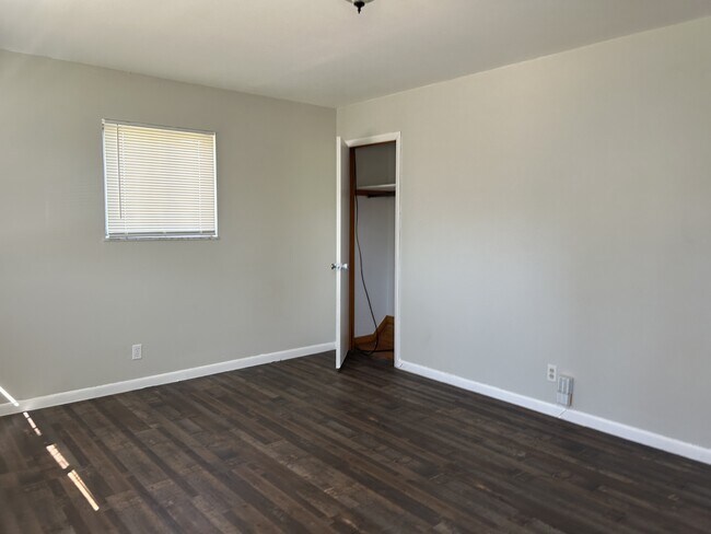 Foto del edificio - 1221 Scott Ave