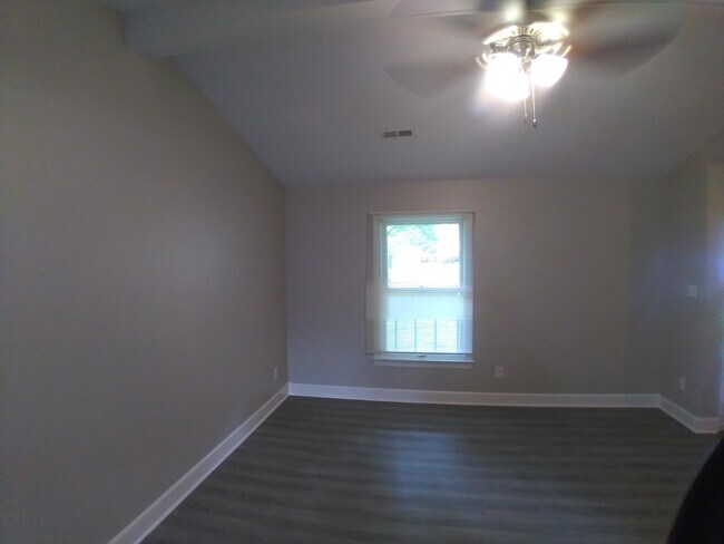 Building Photo - 238 Pine Ridge Rd