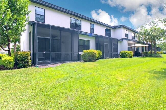 Building Photo - ** 3/2.5 VANDERBILT RESERVE UNIT READY FOR...