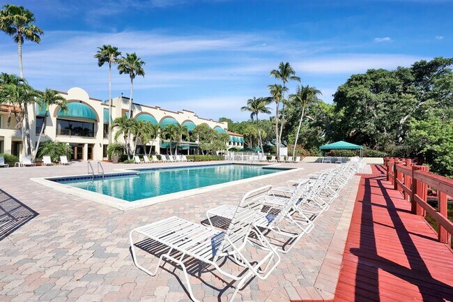 Foto del edificio - 9230 Lagoon Pl