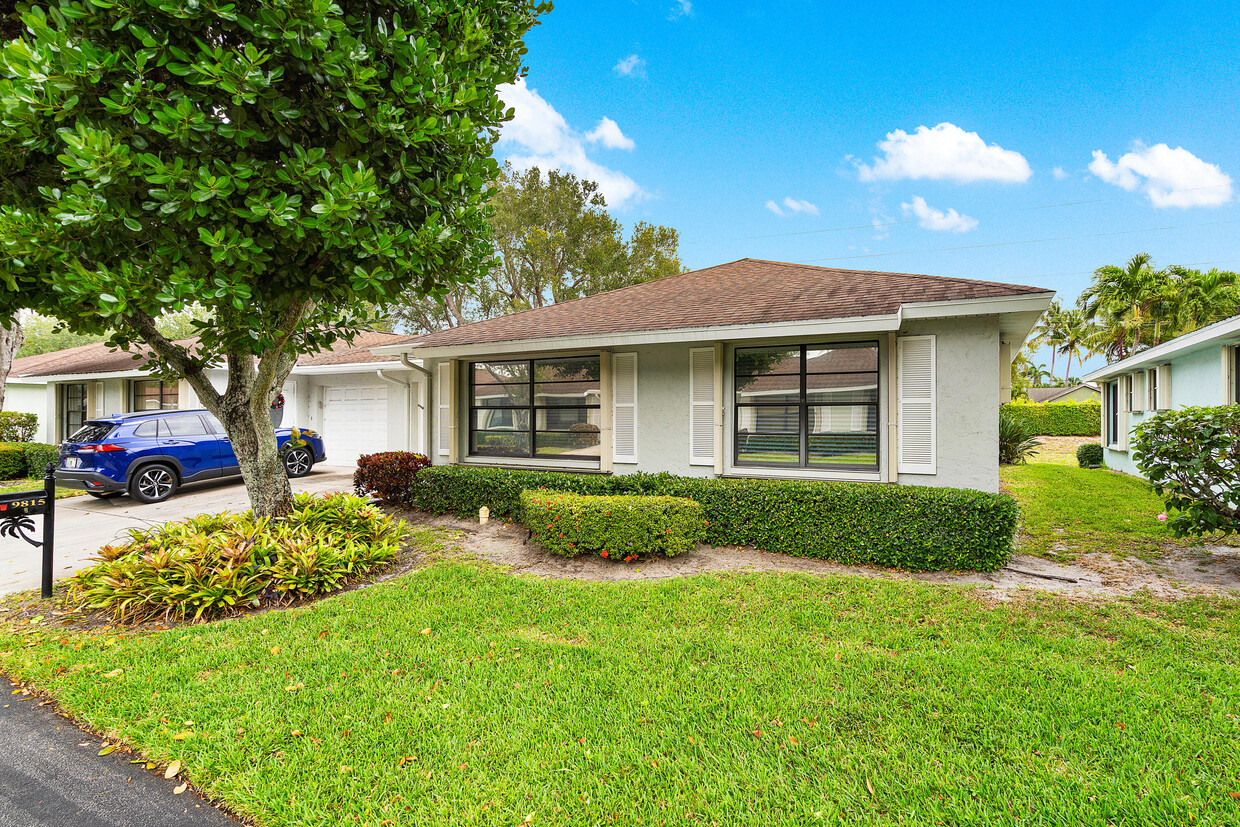Primary Photo - 9815 Pecan Tree Dr