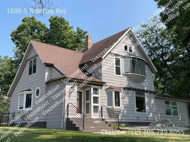 Foto del edificio - 1800 S Norton Ave