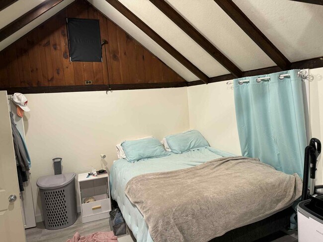 Foto del edificio - 826 Dryden Rd