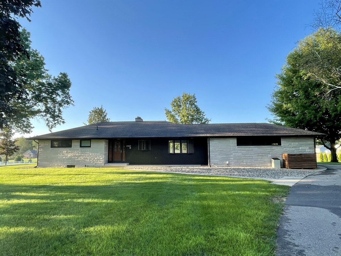 9363 W P Q Ave, Mattawan, MI 49071 House Rental in Mattawan, MI