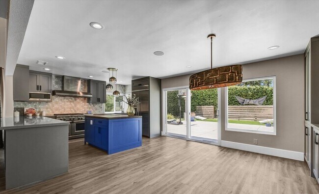 Foto del edificio - 3741 Rutherford Ct