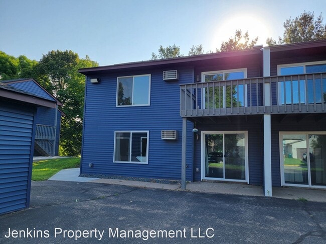Building Photo - 2 br, 1 bath House - 1632 Pinewood Ln, Unit 3