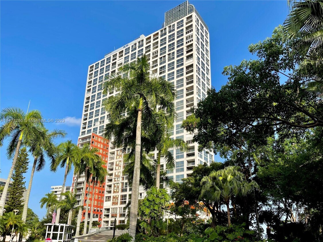 Primary Photo - 1541 Brickell Ave