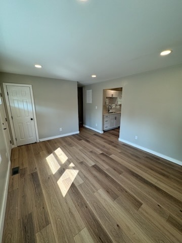 Foto del edificio - 353 Meadow Dr
