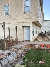 Building Photo - 9729 Sycamore Dr
