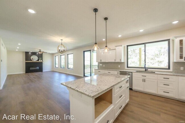 Building Photo - 6 br, 4 bath House - 201 Sunny Drive