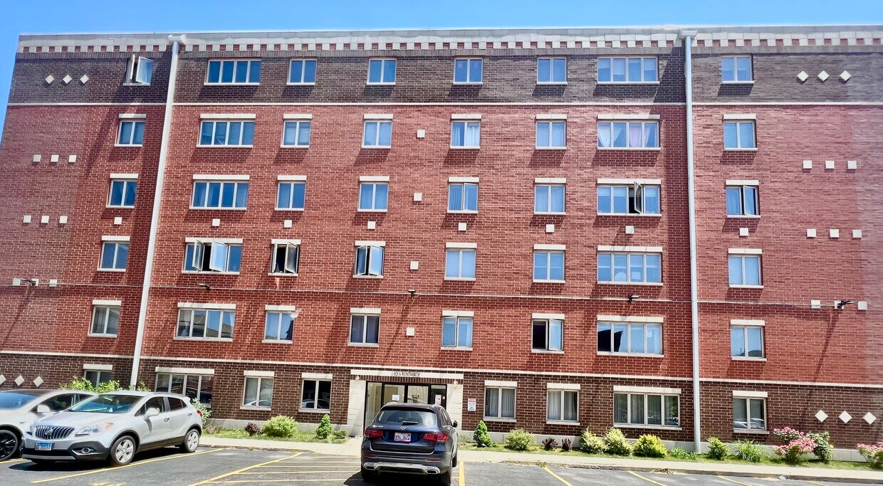 1828 S Wentworth Building - 1828 S Wentworth Ave