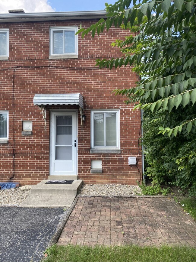 Foto del edificio - 1879 Kentwell Rd