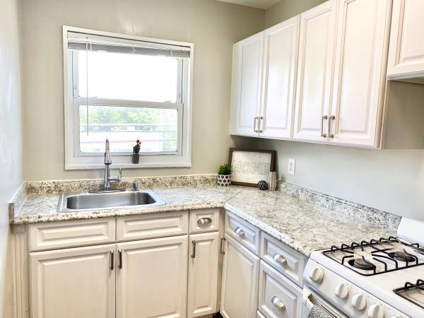 Kitchen - 2243 Huntington Ave