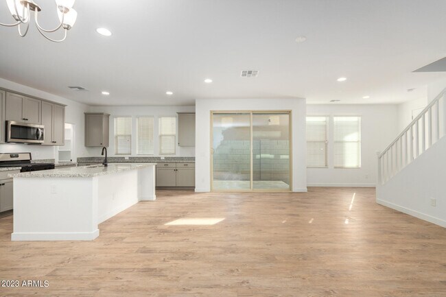 Foto del edificio - 9319 E Strobe Ave
