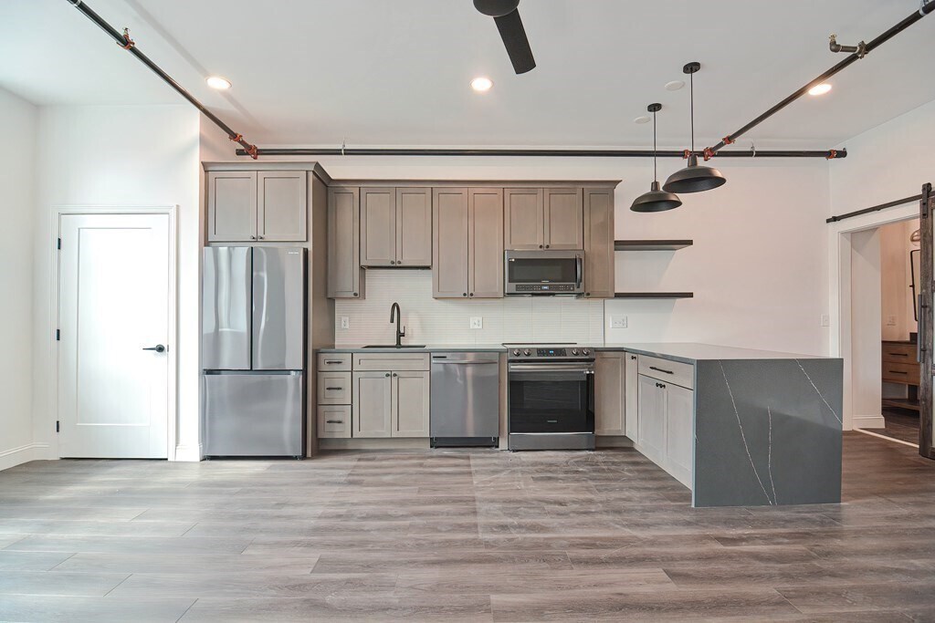 1320 Pawtucket Ave Unit 2, East Providence, RI 02916 Room for Rent in