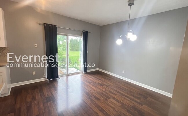 Foto del edificio - 4003 Darby Park Rd