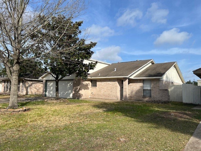 Foto del edificio - 18734 Wood Glen Ln