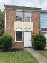 Building Photo - 4666 Greenwood Dr