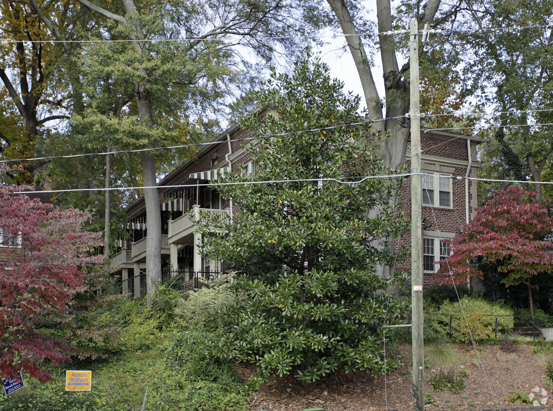 Primary Photo - 1048 Euclid Ave NE