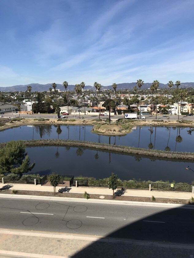 4265 Marina City Dr, Marina del Rey, CA 90292 Condo for Rent in