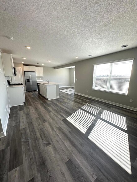 Foto del edificio - 19385 136th Ave N