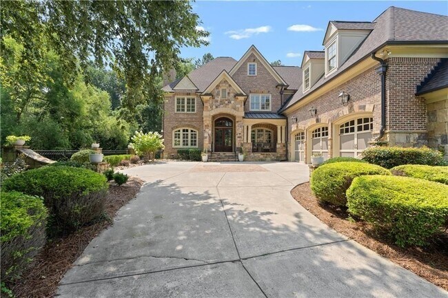 Foto del edificio - 6327 Howell Cobb Ct