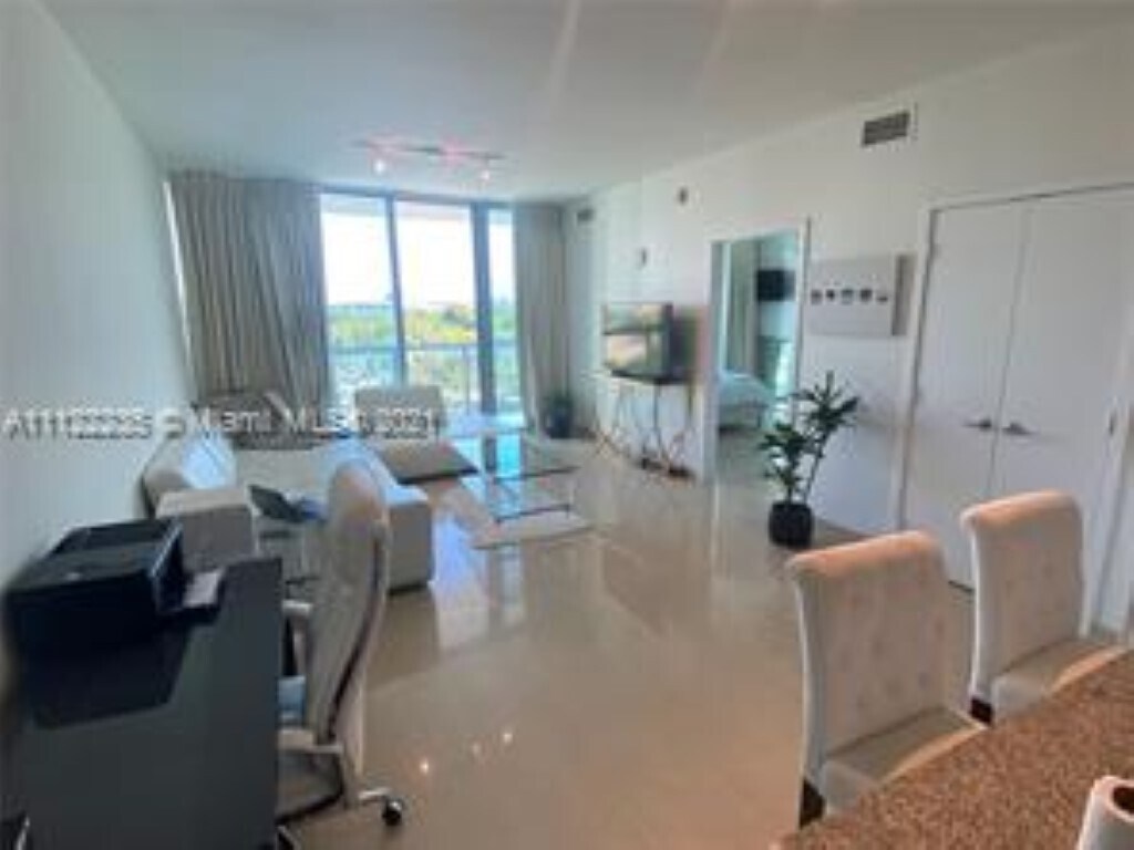 Primary Photo - 888 Biscayne Blvd