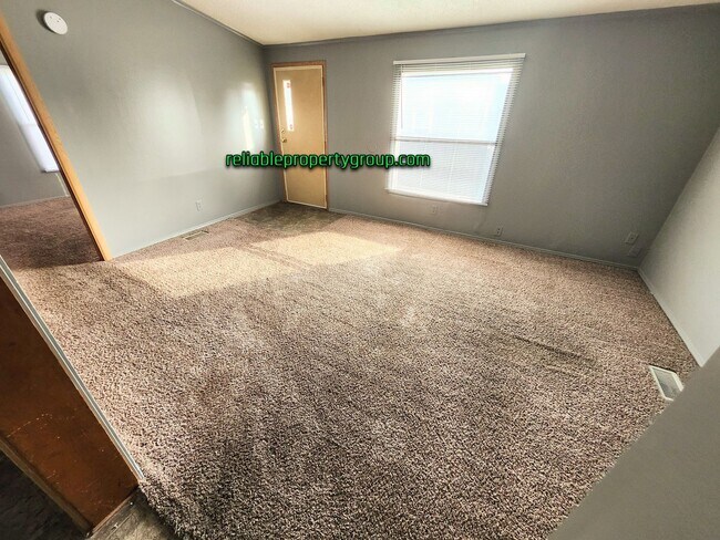 Building Photo - New Listing in Fort Wayne