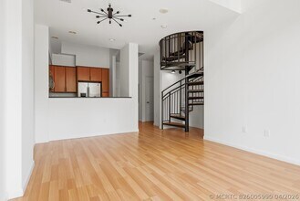 Building Photo - 801 S Olive Ave