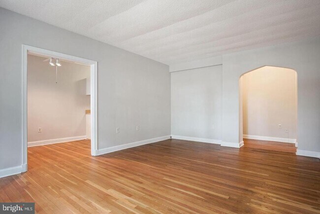 Building Photo - 3051 Idaho Ave NW