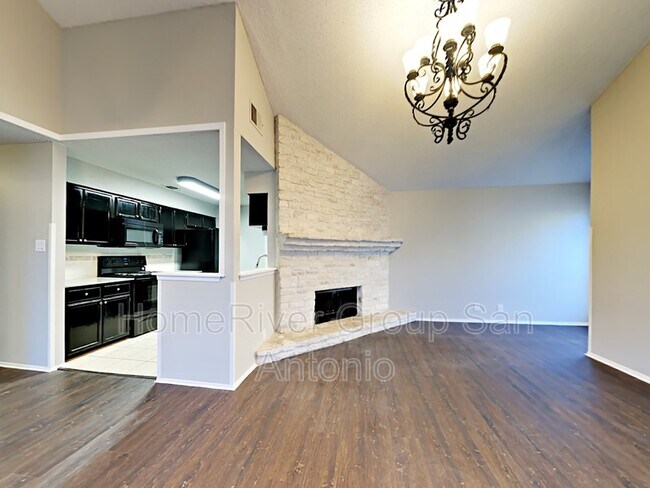 Foto del edificio - 15014 Spring Creek