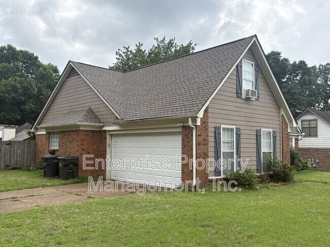 Foto del edificio - 7037 Meadowlands Pl