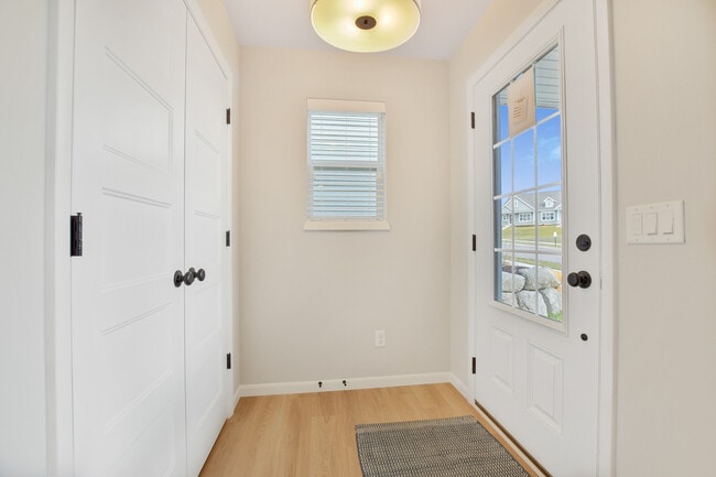 Foto del edificio - 671 Hillcrest Dr