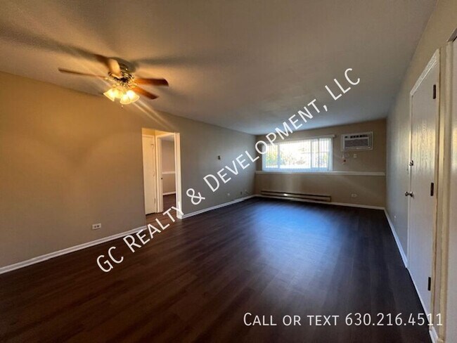 Foto del edificio - ***HUNTLEY / 2 BDRM / APPL INCL / COIN LAU...