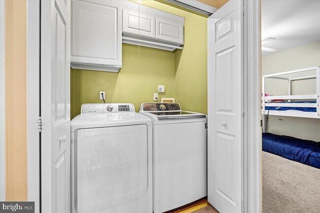 Building Photo - Single Family Home For Rent