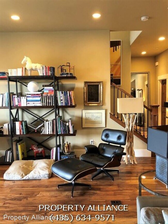 Building Photo - 10380 N Sightline Cir