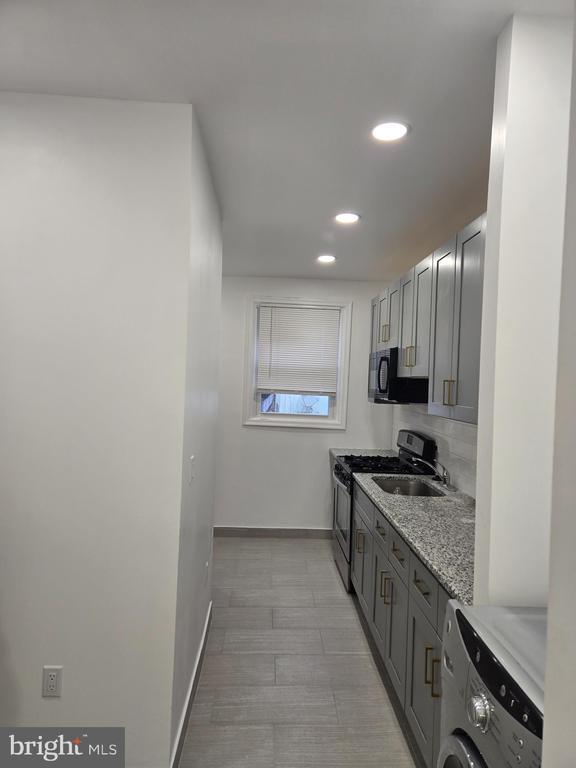 Building Photo - 3513 Vista St