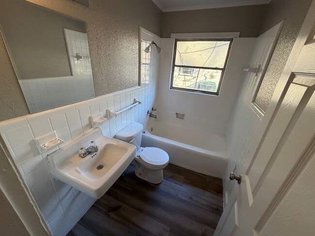 Building Photo - Nearly A New Home!