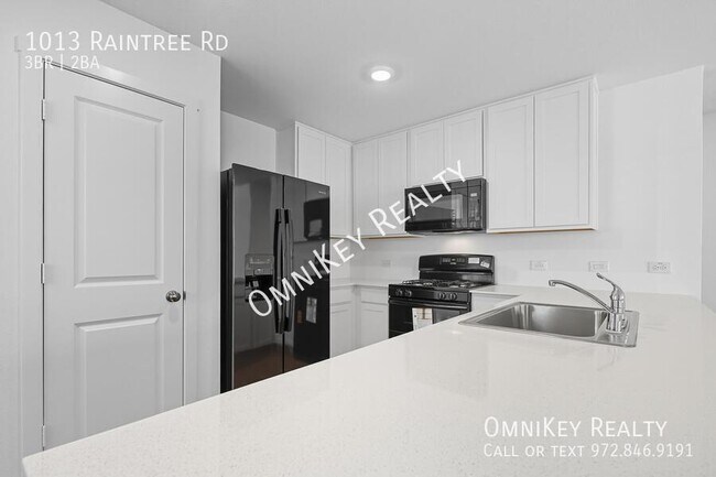 Building Photo - 1013 Raintree Rd