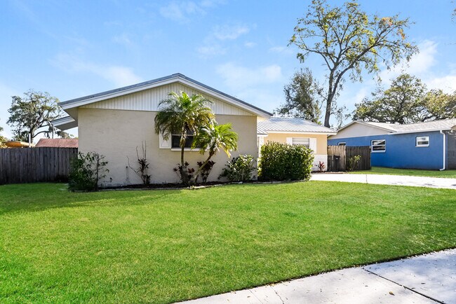 Foto del edificio - 527 Robin Hill Cir