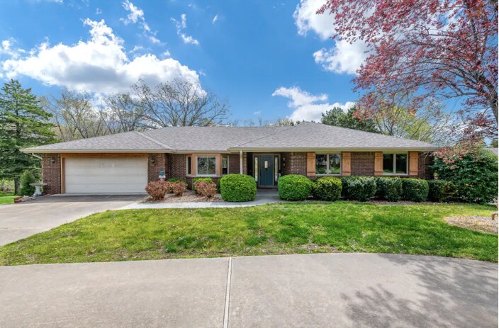 Primary Photo - 42 Dalton Dr