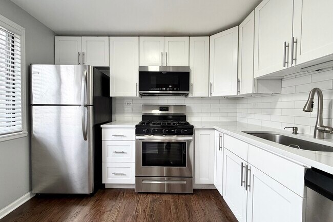 Foto del edificio - 1346 Forestdale Ct