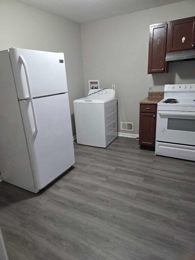 Foto del edificio - 4178 Churchman Ave