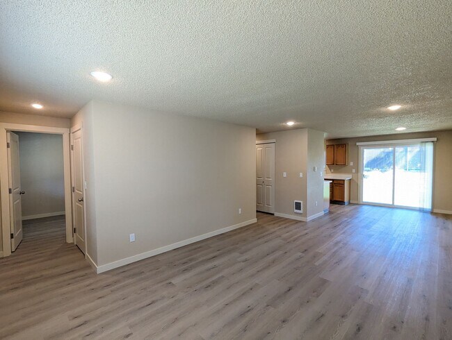 Foto del edificio - 17505-17507 8TH AVE E
