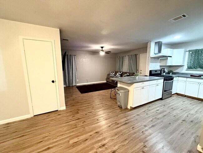 Foto del edificio - 774 Elk Hills Dr