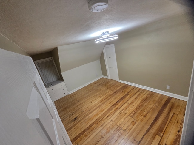 Building Photo - 429 N Laclede Station Rd
