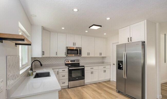 Building Photo - 1233 Kathwood Dr
