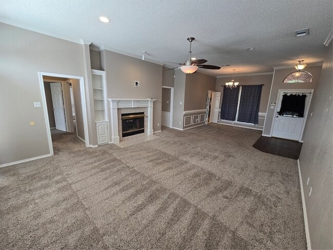 Building Photo - 2609 Classic Ct E
