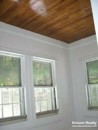 Building Photo - 281 Lowell Ave