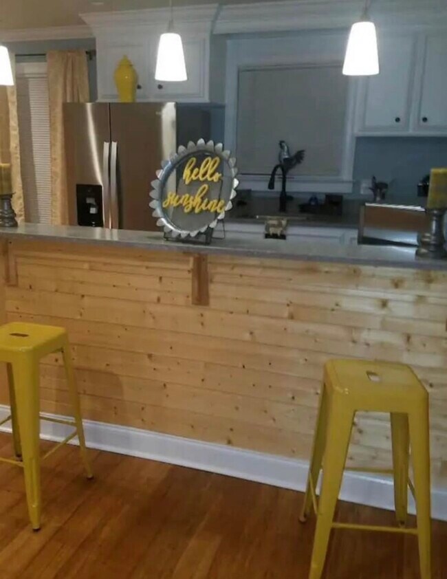 Foto del edificio - 1142 Victoria Rd